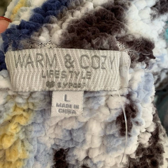 Poof! Crop Cozy Large Sherpa Style Teddy Bear half zip pullover - Picture 6 of 6